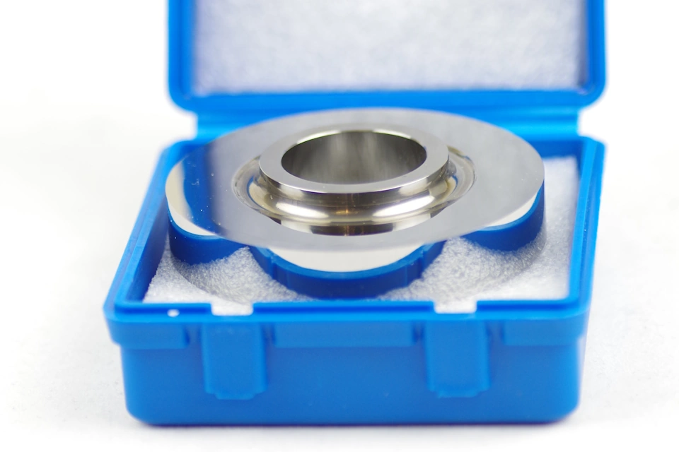 Pressing mould and powder mixing for tungsten carbide production